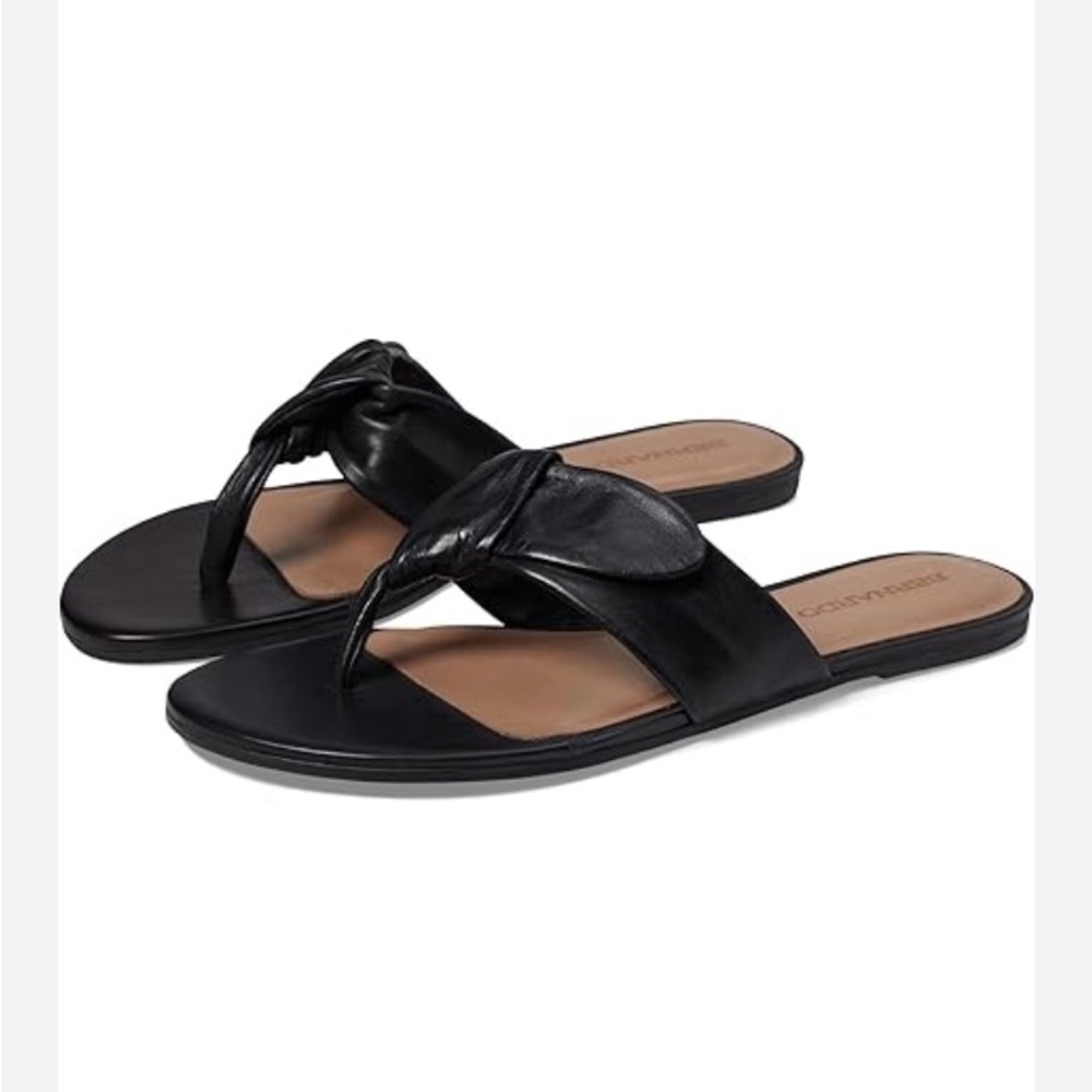 Bernardo sandals flip flops. Size 9M.